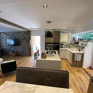  Holiday home Church Hall & Secret Garden Hideaway At Summer Hills United Kingdom