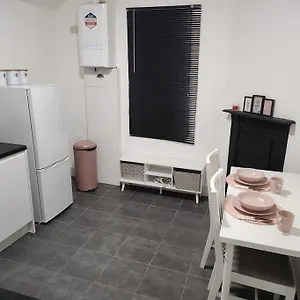Cosy Flat. Walking Distance To Nottingham