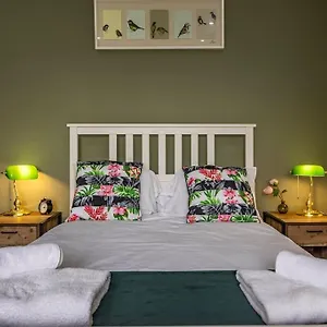 Dovecote House Beeston Private Parking 15mins From Centre Close To Qmc Hospital Nottingham